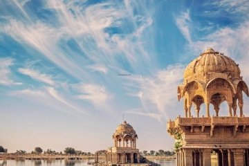 indian landmark gadi sagar in rajasthan